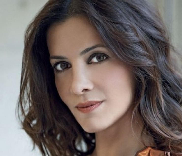 Κατερίνα Λέχου: Περιγράφει για πρώτη φορά το νυφικό της δια χειρός Σήλιας Κριθαριώτη