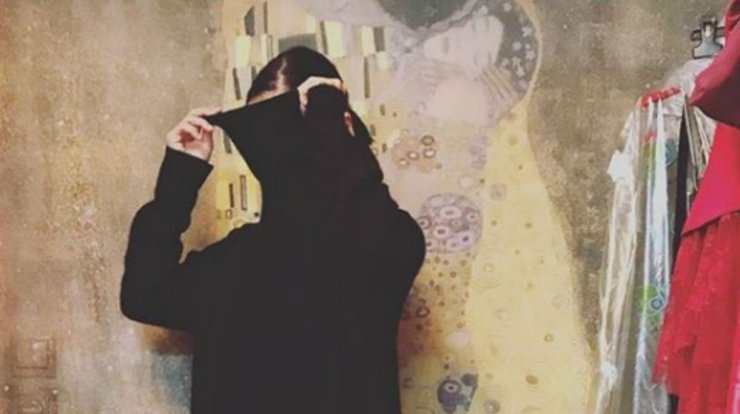 Πασίγνωστη Ελληνίδα ηθοποιός εξομολογείται: "Δέχτηκα σεξουαλική παρενόχληση από σκηνοθέτη"