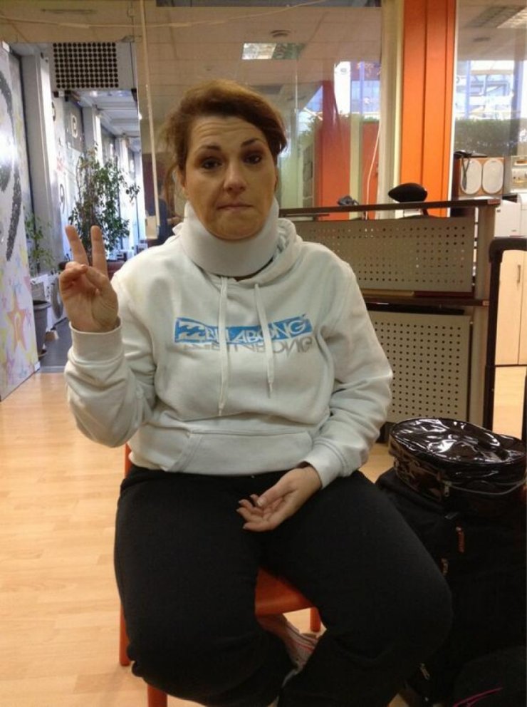 Η Κατερίνα Ζαρίφη με κολάρο! 