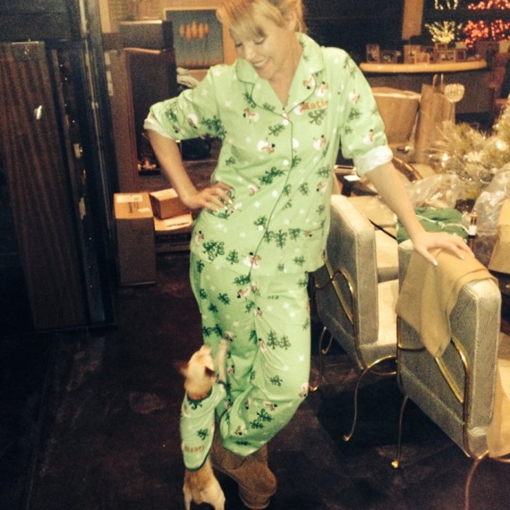 Ποια διάσημη ηθοποιός ντύθηκε το ίδιο με το σκυλάκι της; [φωτογραφία]