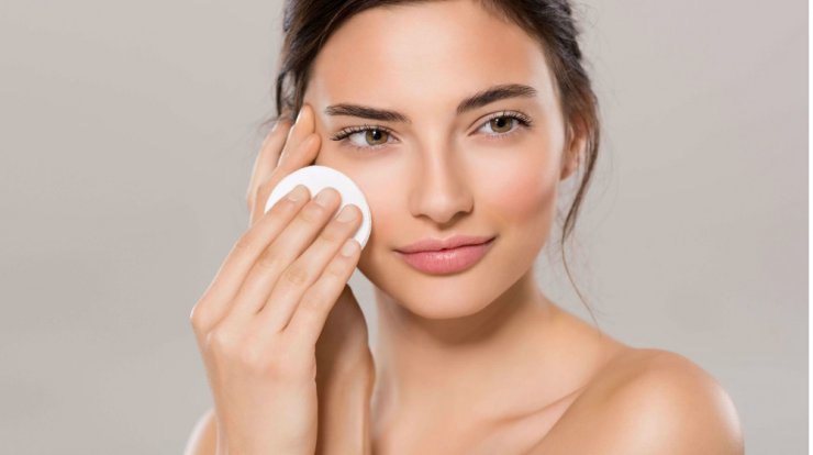 10 προϊόντα για σωστό καθαρισμό του προσώπου