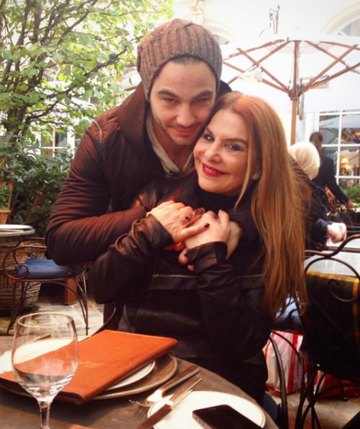 Κάτια Θεοδότου: Ταξίδι στο Λονδίνο με το γιο της!