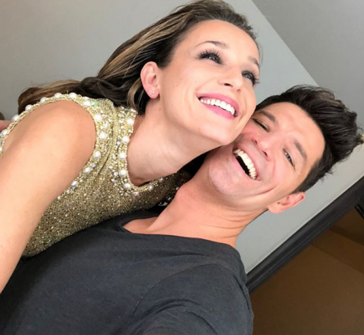 “Έριξαν” το μαγαζί! Η Κάτια Ζυγούλη χούφτωσε στα οπίσθια το Σάκη Ρουβά επί σκηνής!