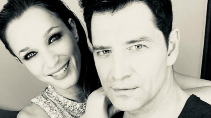 Πιο τρυφερός από ποτέ ο Σάκης Ρουβάς με την Κάτια Ζυγούλη στην εορταστική εξόρμησή τους στη Μύκονο! [βίντεο]