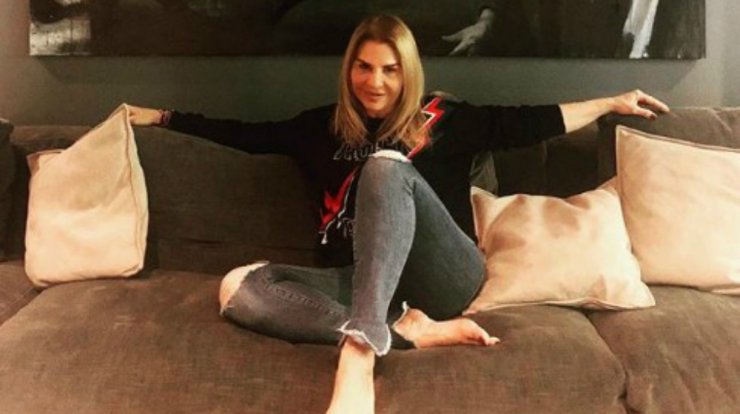 Κάτια Θεοδότου: Μας έδειξε το υπέροχο graffiti που έκανε στο νέο της σπίτι στην Αθήνα