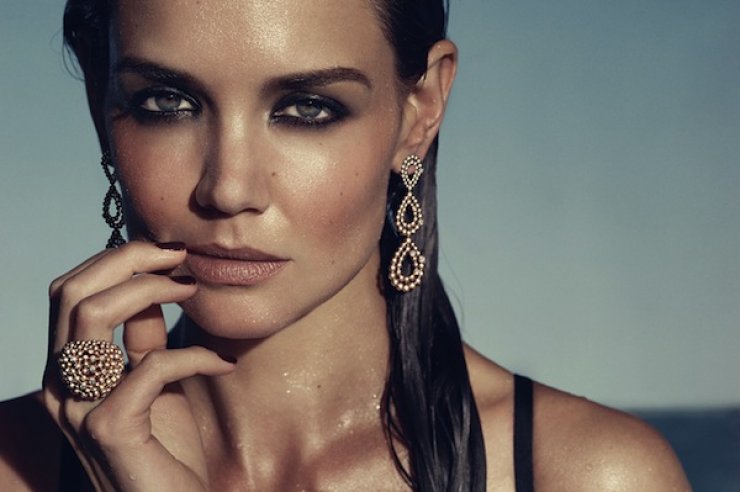 Η Katie Holmes topless στη νέα καμπάνια της H.Stern
