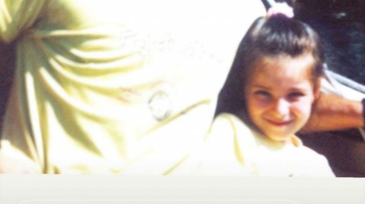 Ποια πανέμορφη Ελληνίδα παρουσιάστρια είναι η εικονιζόμενη;