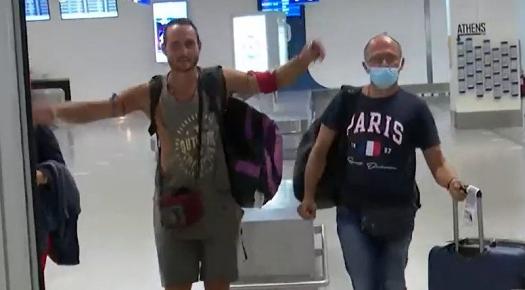 Ο Γιώργος Κατσαούνης επέστρεψε στην Ελλάδα – Το απρόοπτο στο αεροδρόμιο 