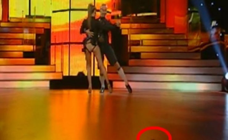 Τι ήταν το ...μαύρο που περπατούσε στη σκηνή του DWTS;