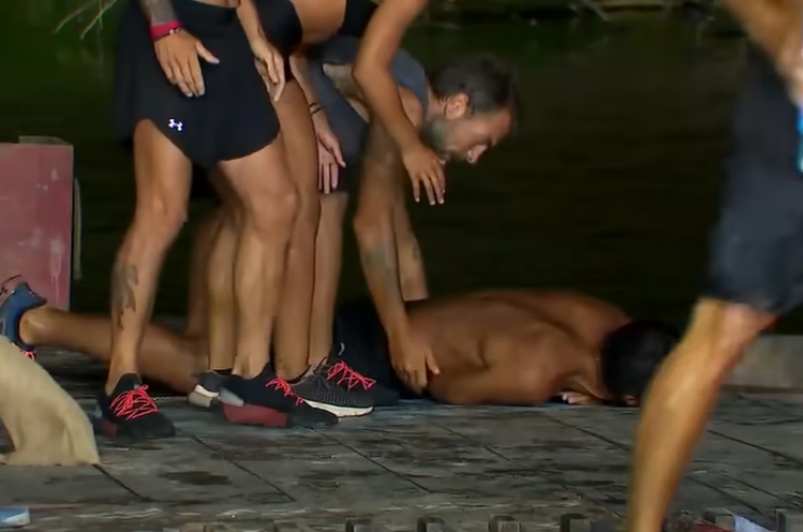 Τραυματισμός από το πουθενά για τον Σάκη Κατσούλη στο “Survivor All Star” [βίντεο]