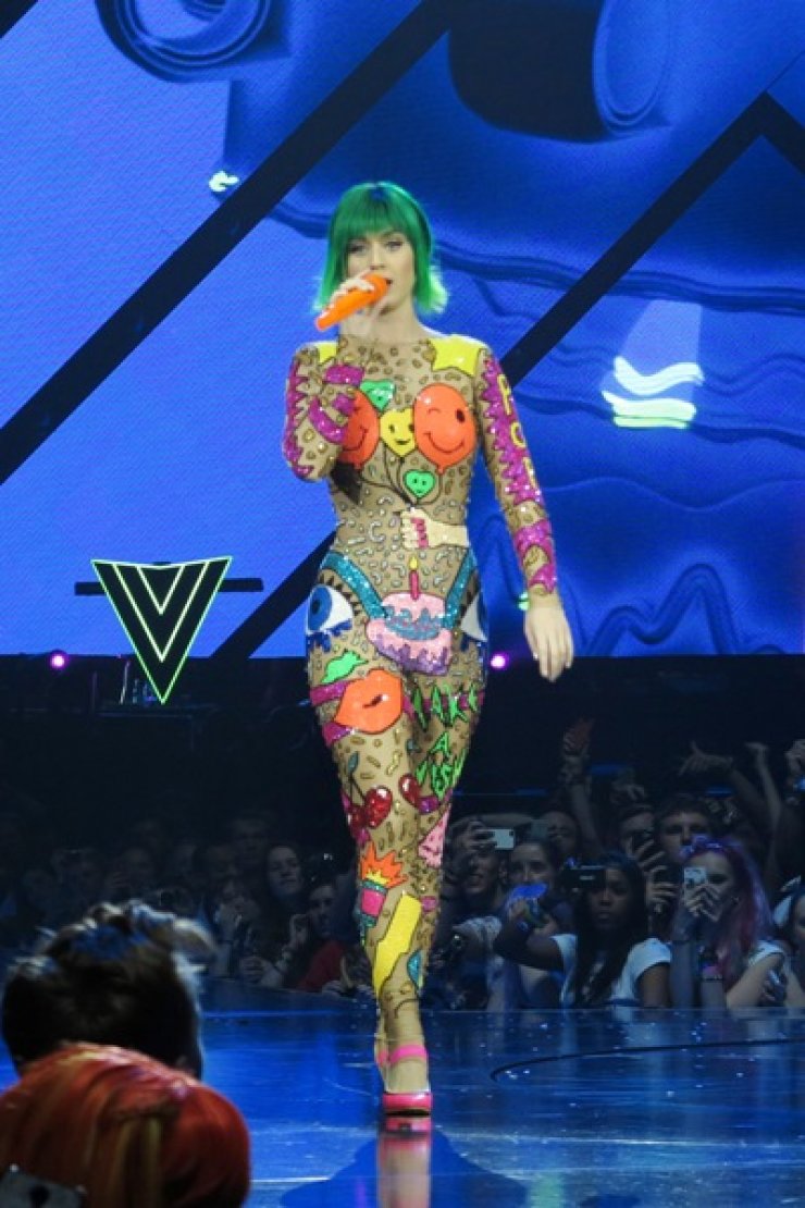 Katy Perry: Έφερε το καλοκαίρι πάνω στη σκηνή [εικόνες]