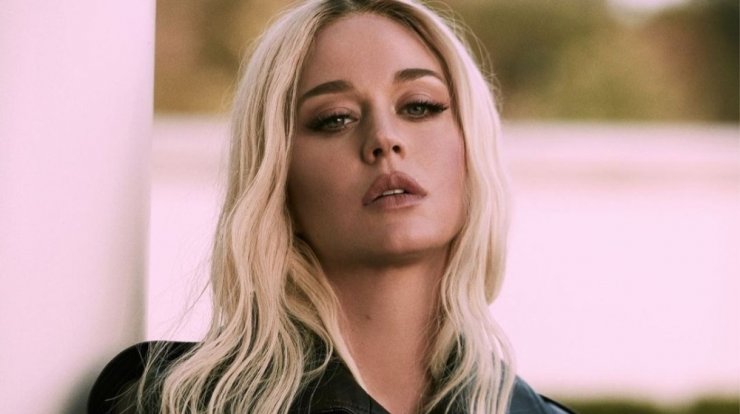 Katy Perry: Η δημιουργία που επέλεξε να φορέσει από ελληνικό brand και την κολάκευε [βίντεο]