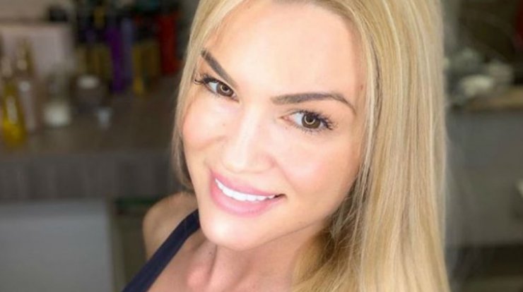 Βίκυ Κάβουρα μετά τα δημοσιεύματα για σχέση με τον Γκέντσογλου: "Ήμασταν μαζί ένα χρόνο..."