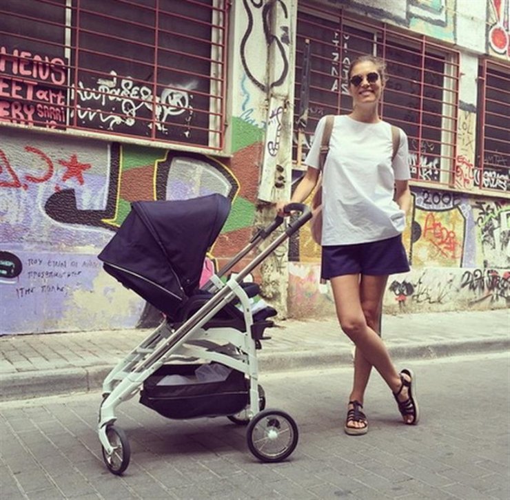 Βίκυ Καγιά: Η φωτογραφία της κόρης της που έγινε έξι μηνών!