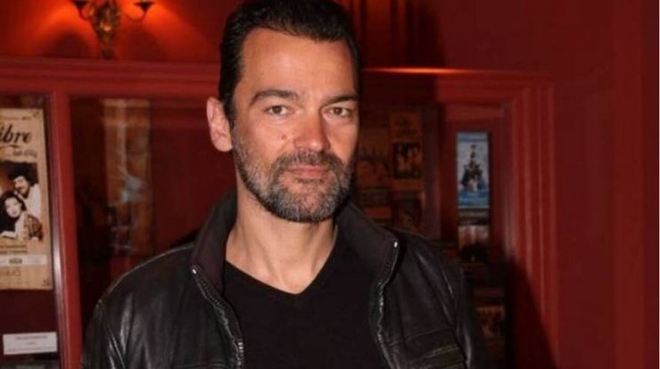 Κωνσταντίνος Καζάκος: Όσα αποκάλυψε δημόσια για τη σχέση του με τη 23χρονη σύντροφό του [βίντεο]