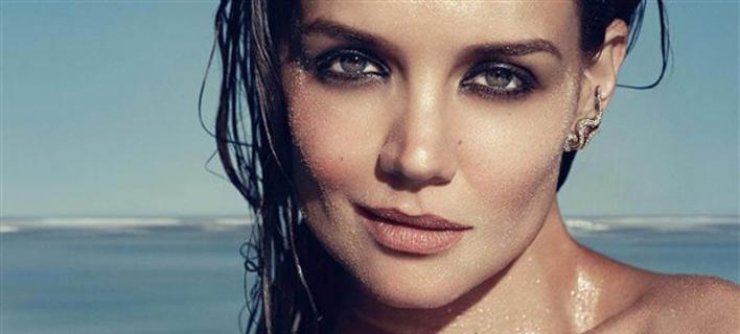 Η Κέιτι Χόλμς κυκλοφορεί χωρίς μακιγιάζ στους δρόμους [εικόνα]