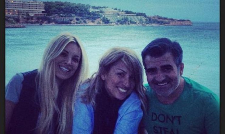 Μαρία Ηλιάκη - Κατερίνα Καινούργιου: Δείπνησαν σε παραθαλάσσιο εστιατόριο!