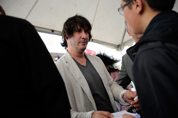 Σχεδόν αγνώριστος ο Keanu Reeves στις Κάννες!