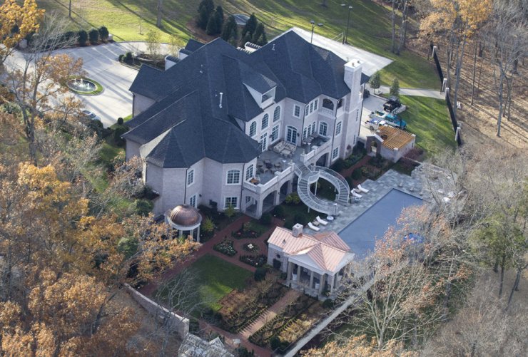 Αυτό είναι το ανάκτορο διάσημης τραγουδίστριας [φωτογραφίες]