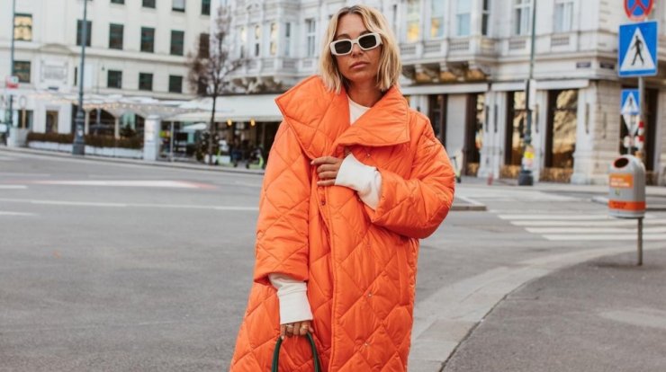 Mακρύ puffer coat: 3 τρόποι για να το φορέσεις τώρα