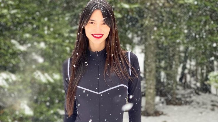 Ηλιάνα Παπαγεωργίου: Η stylish εμφάνιση της στο χιόνι με κόκκινα snow boots