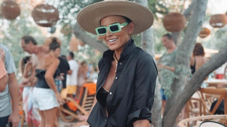 Look of the day: Το chic καθημερινό σύνολο της Ραμόνας Φίλιπ που ξεχωρίσαμε