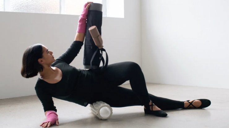 Μάθημα Yoga: 8 items από τη νέα συλλογή του Zara που κοστίζουν λιγότερο από 50 ευρώ