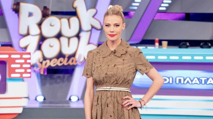 Το “Brigitte Bardot” look της Ζέτας Μακρυπούλια