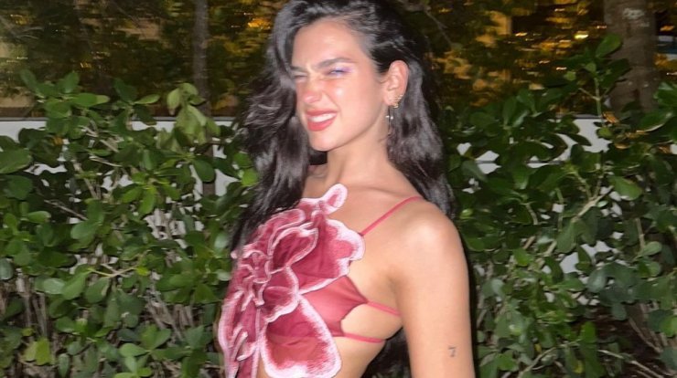 Dua Lipa: Βρήκαμε ρούχα της σε μπουτίκ στην Κύπρο