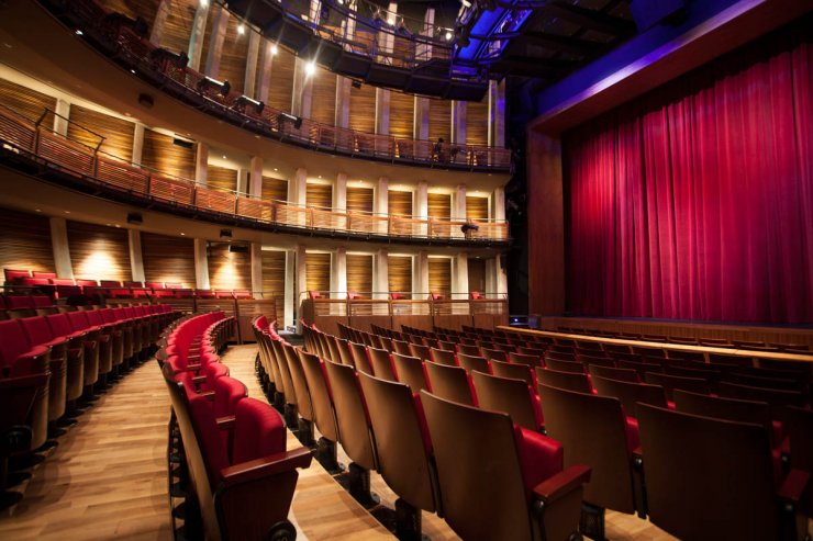 Σε Αίθουσα Εύης Γαβριηλίδης μετονομάζεται η Κεντρική Σκηνή του ΘΟΚ.  