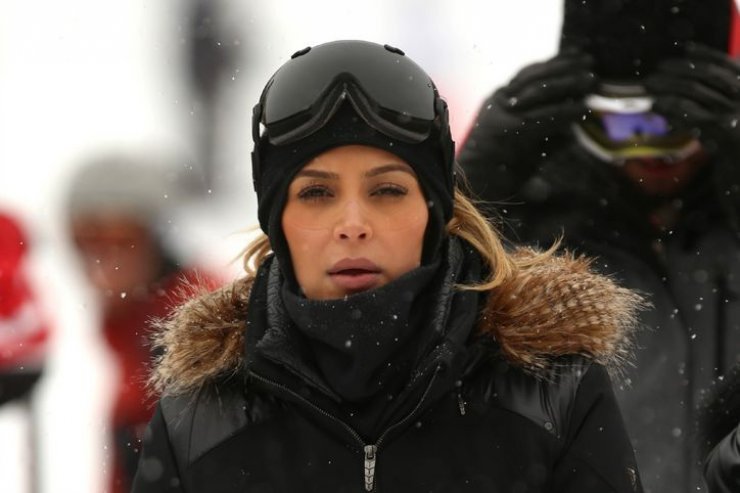 «Έφαγε» τα μούτρα της στο σκι η Κιμ Καρντάσιαν λόγω.. προσόντων [βίντεο]