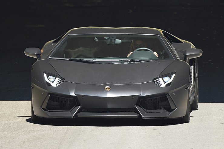 Σε ποια διάσημη ανήκει το αυτοκίνητο αυτό;