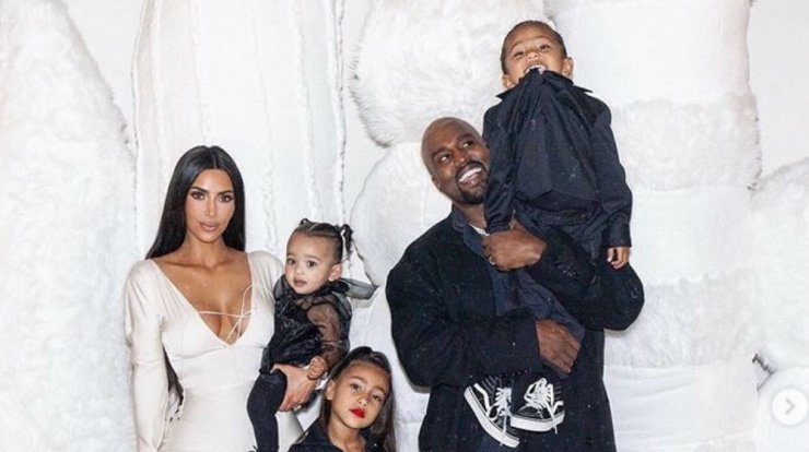 Kim Kardashian- Kanye West: Υποδέχτηκαν τον 4ο παιδί τους