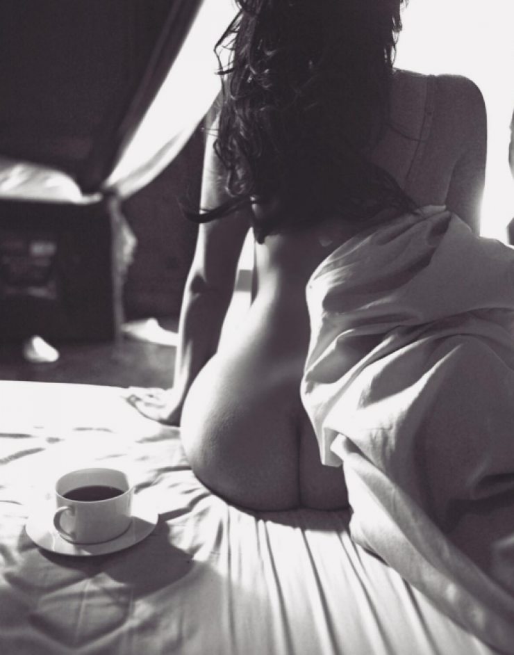 Ποια επώνυμη αναστατώνει το instagram με τα σέξι οπίσθιά της;