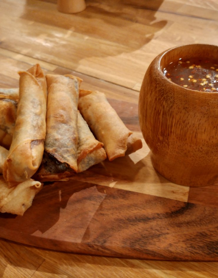 Spring rolls πάπιας με sweet chilli sauce