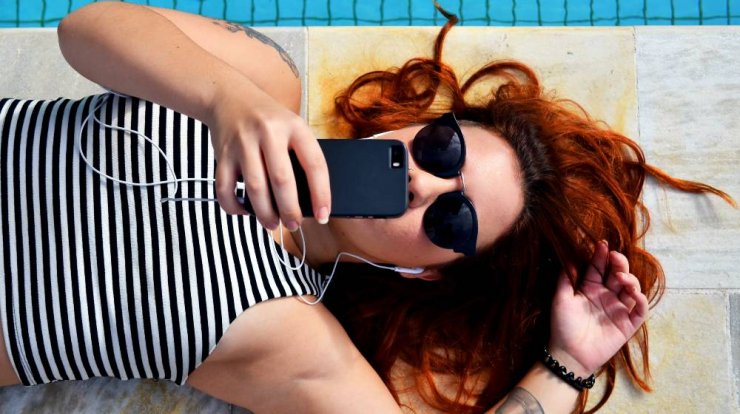 Tips για να μην αφήσεις το κινητό σου να χαλάσει τις διακοπές σου!