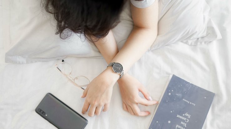 Πέντε λόγοι για να απομακρύνεις το κινητό από το κρεβάτι σου!