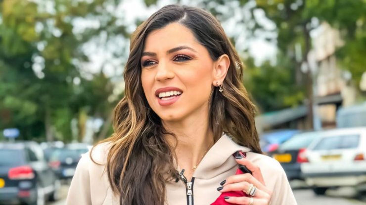 Είδαμε την Κλέλια Γιασεμίδου σε παιδική ηλικία και ήταν μία κούκλα! 