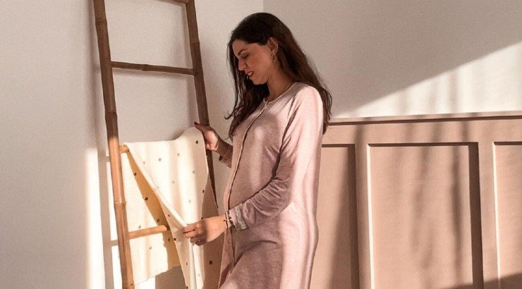 Κλέλια Γιασεμίδου: Ξεκίνησε να ετοιμάζει τη βαλίτσα για το μαιευτήριο [εικόνα]