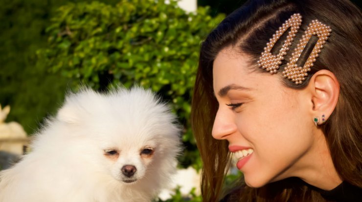 Σου συστήνω για πρώτη φορά τη μικρή μου αδερφή!