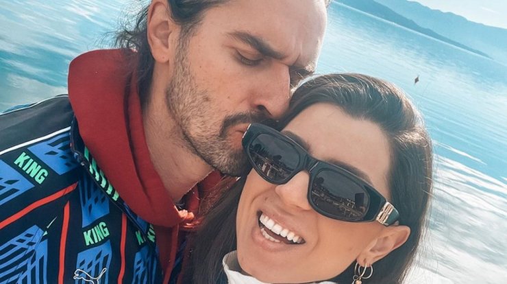 Κλέλια Γιασεμίδου – Πέτρος Αθανασίου: Για σκι στο χιονισμένο Τρόοδος! [εικόνες]