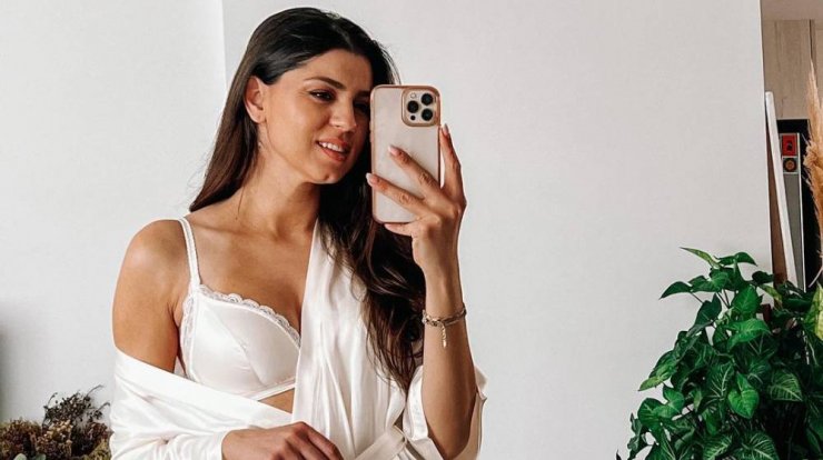 Κλέλια Γιασεμίδου: Το summer hair look που υιοθέτησε η γλυκιά μανούλα 