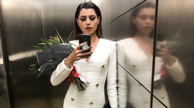 Κλέλια Γιασεμίδου: Έκανε την πιο chic εμφάνιση που είδαμε αυτή την εβδομάδα με δημιουργία Κύπριας σχεδιάστριας