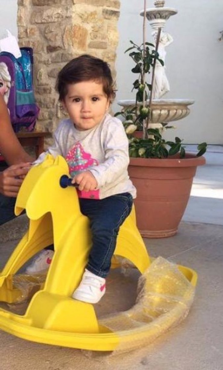 Τα πρώτα γενέθλια της κόρης επώνυμου ζευγαριού της κυπριακής showbiz