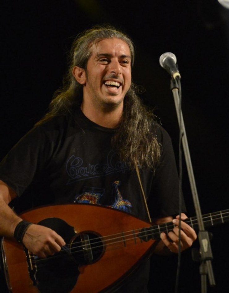 Αρχίζει η προπώληση των εισιτηρίων για τις συναυλίες του Χαρούλη 