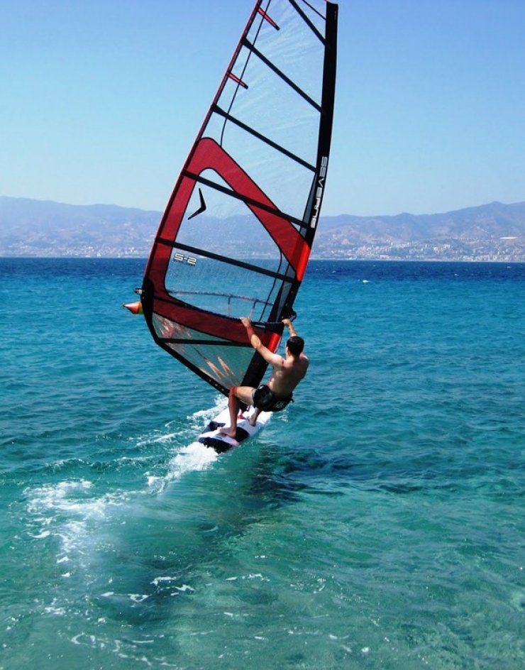 Πηδάω τα κύματα [στο Limassol Surf House]