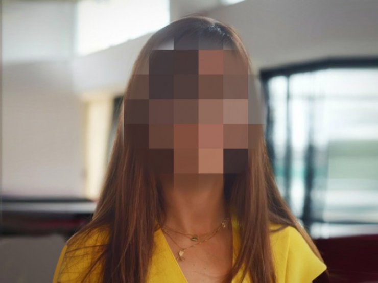 Κύπρια ηθοποιός στη σκηνή θεάτρου 8 μηνών έγκυος! [βίντεο]