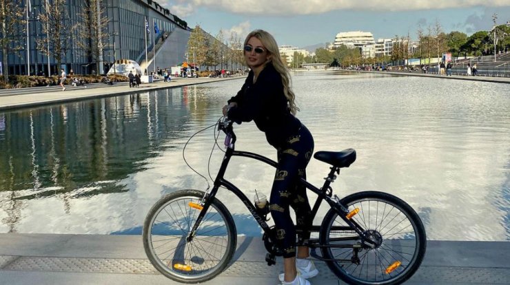 Κωνσταντίνα Σπυροπούλου: Το γλυκό φιλί που μοίρασε στον σύντροφό της στο instagram [βίντεο]