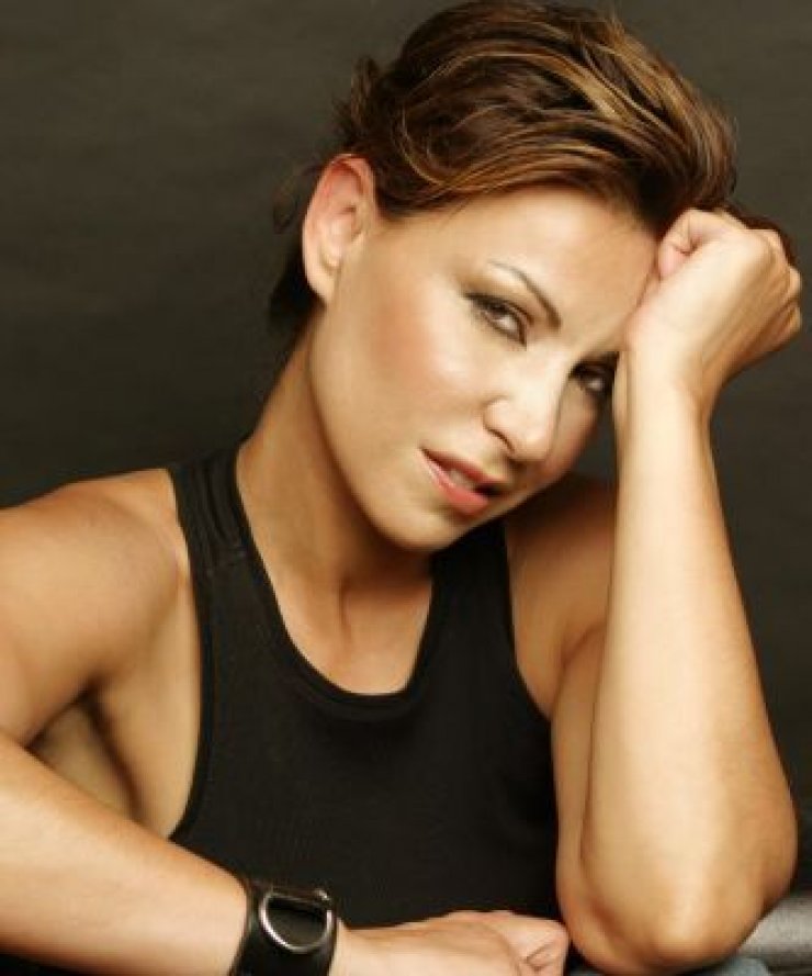 Κωνσταντίνα: «Πούλησα 500.000 ευρώ το σπίτι μου και τα έχασα στην Κύπρο»