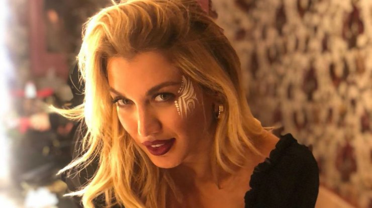 Κωνσταντίνα Σπυροπούλου: Φωτογραφίζει τον σύντροφό της σε βραδινή τους έξοδο [εικόνα]